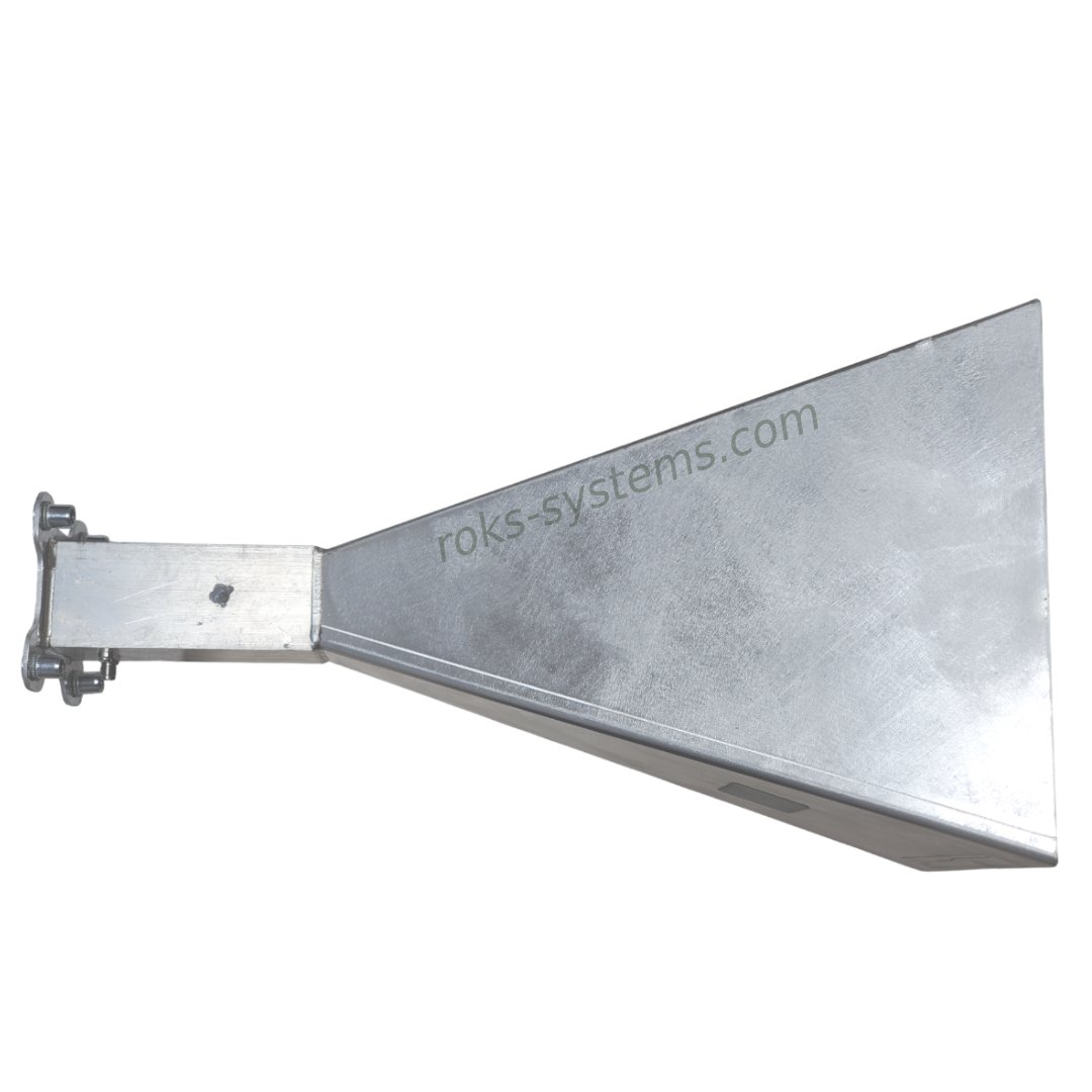 WiMAX horn antenna 5.05-6.0 GHz 20 dBi, dual H/V, 2×SMA 50 Ohm, VSWR≤1.5, 20°×20° beamwidth, 224×224×405 mm