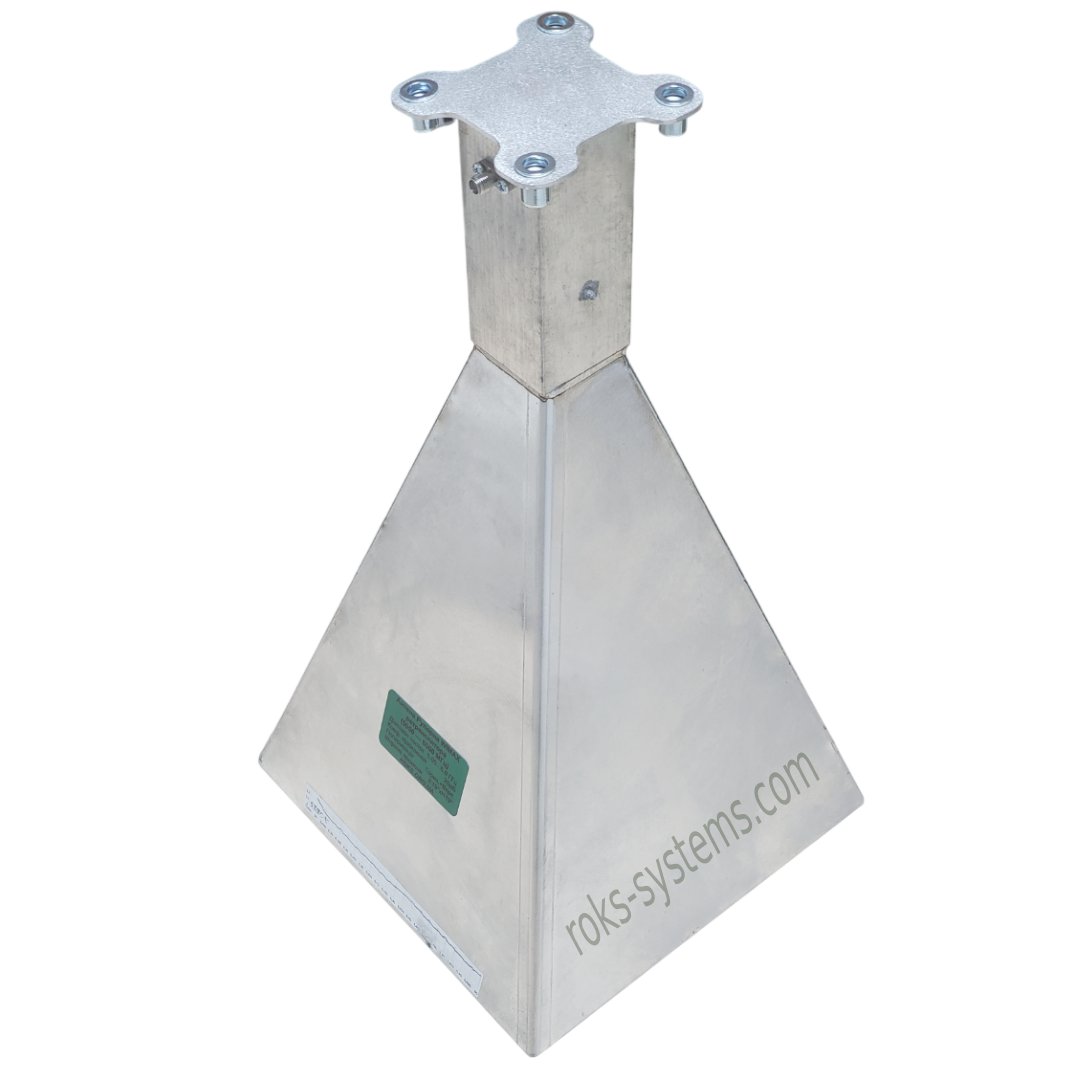 5050-6000 MHz horn antenna 20 dBi, 5.05-6.0 GHz, dual H/V, 2×SMA 50 Ohm, VSWR≤1.5, 20°×20° beamwidth, 1.2 kg