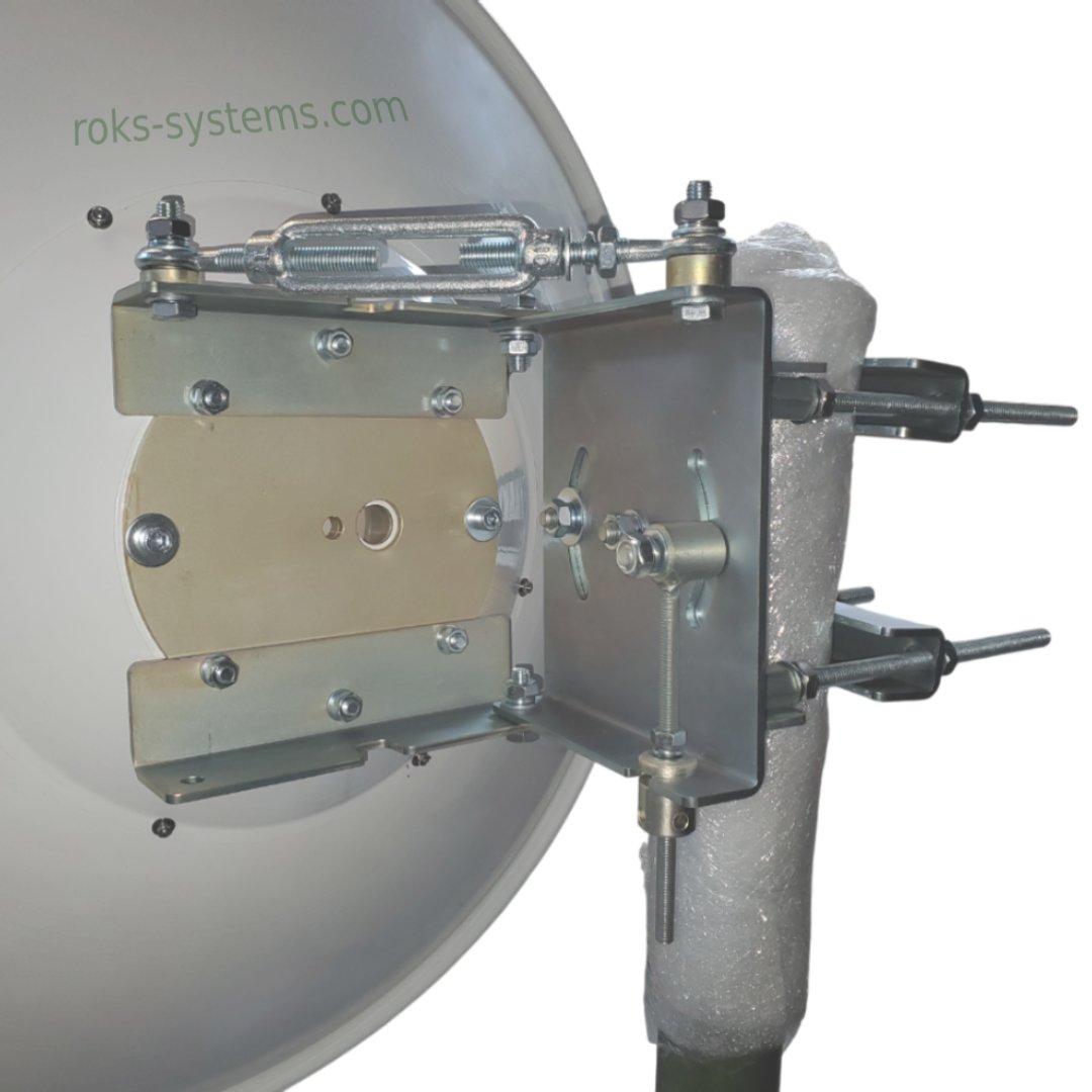 High-gain directed parabolic antenna 0.9 m, 2-15.5 GHz, RHCP/LHCP, 6 feed horns, low sidelobes