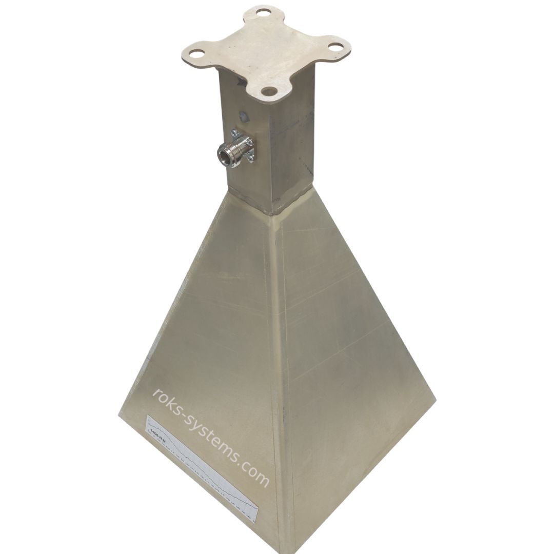 outdoor directional horn antenna 5.05-6.0 GHz, 20 dBi, dual H/V polarization, 2×N-Female, 50 Ohm, VSWR≤1.5, 20°×20°, protective cover