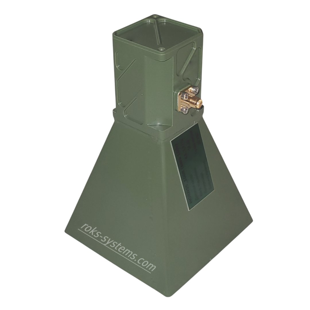 Horn antenna 4.8-5.9 GHz RHCP 14 dB 36°×36° SMA-Female 50 Ohm 50 W 100 g telemetry FPV